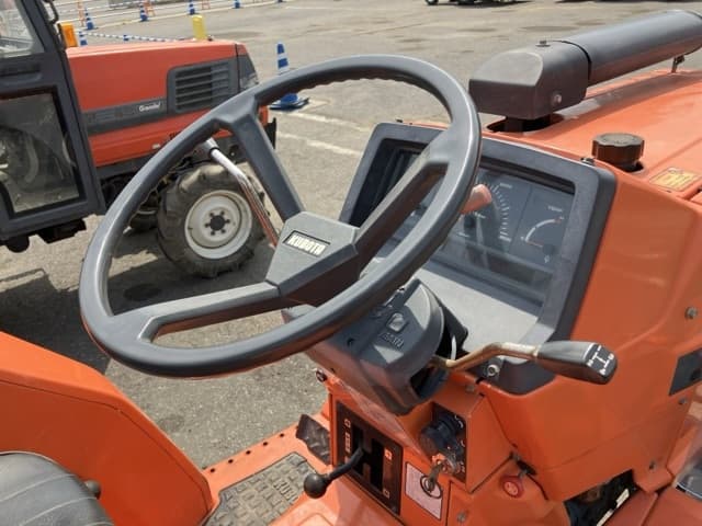 Tractor — Auction (lot 8457-1222)