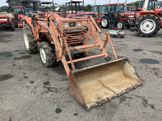 Tractor — Auction (lot 8457-1223)