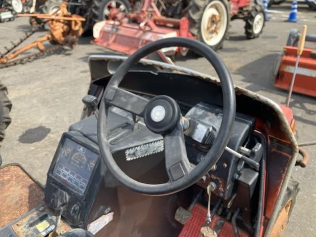 Tractor — Auction (lot 8457-1225)