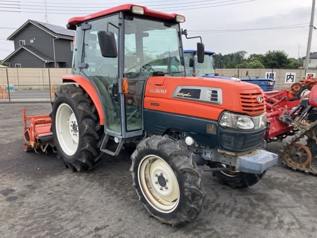 Tractor — Auction (lot 8457-1229)