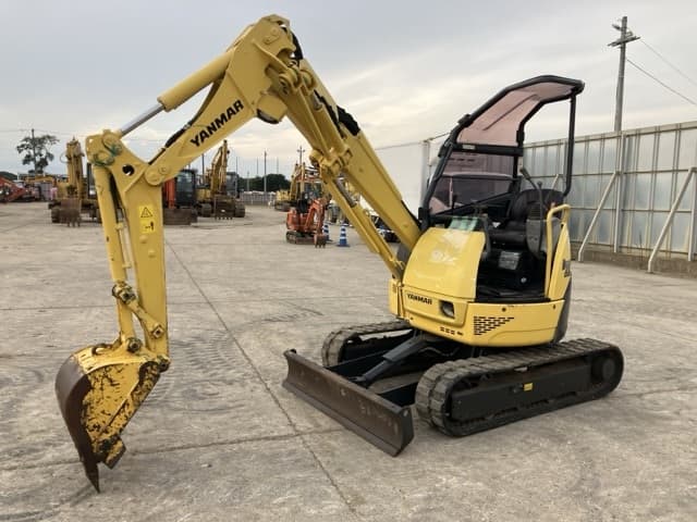 MINI EXCAVATOR — Auction (lot 8457-123)