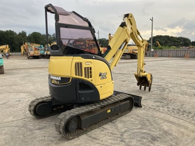 MINI EXCAVATOR — Auction (lot 8457-123)