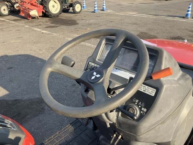 Tractor — Auction (lot 8457-1233)
