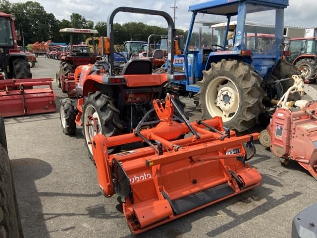 Tractor — Auction (lot 8457-1235)