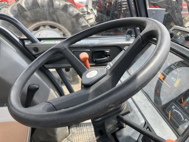Tractor — Auction (lot 8457-1236)