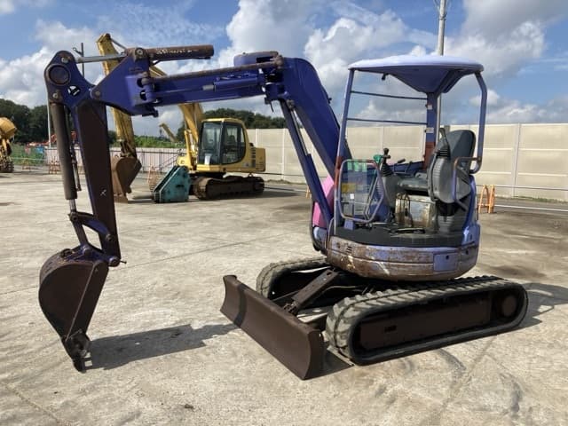 MINI EXCAVATOR — Auction (lot 8457-124)