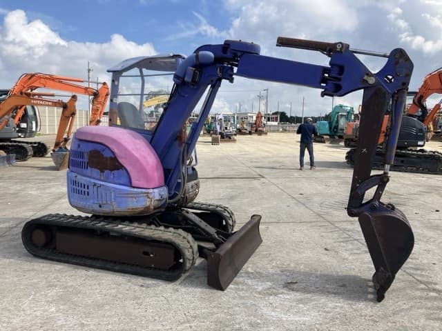 MINI EXCAVATOR — Auction (lot 8457-124)