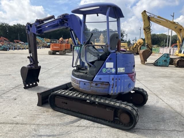MINI EXCAVATOR — Auction (lot 8457-124)