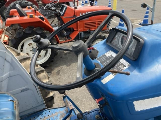 Tractor — Auction (lot 8457-1249)