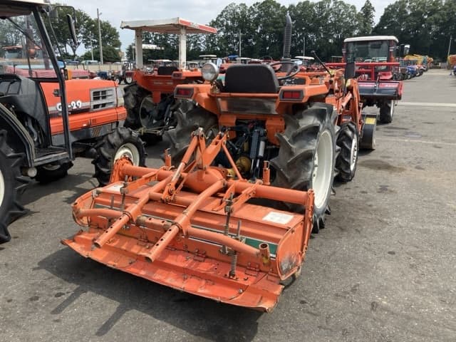 Tractor — Auction (lot 8457-1250)