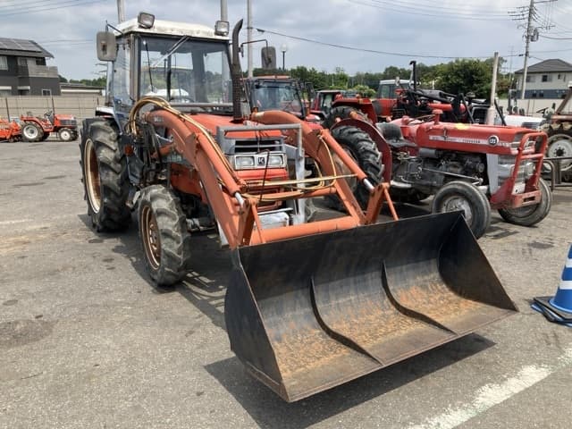 Tractor — Auction (lot 8457-1266)