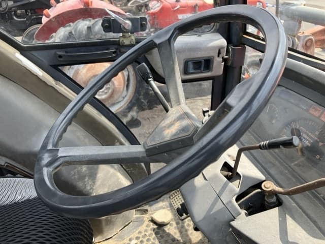 Tractor — Auction (lot 8457-1266)