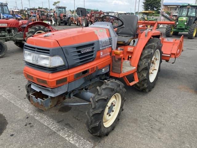 Tractor — Auction (lot 8457-1270)