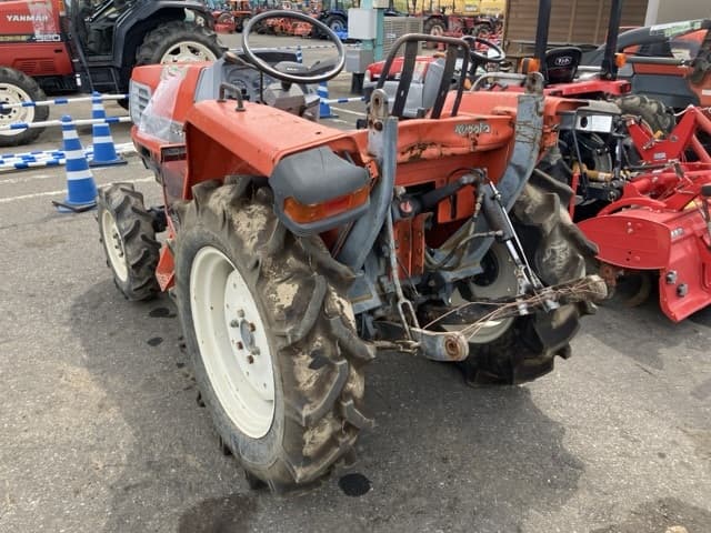 Tractor — Auction (lot 8457-1275)