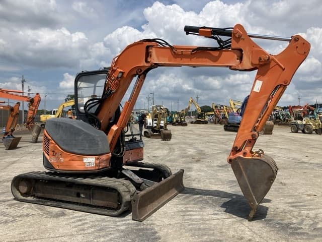 MINI EXCAVATOR — Auction (lot 8457-128)