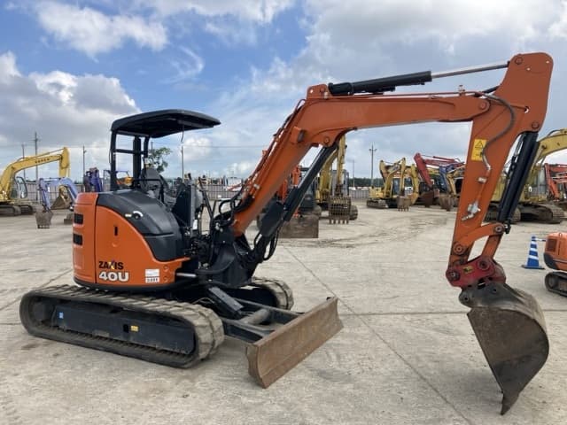 MINI EXCAVATOR — Auction (lot 8457-129)