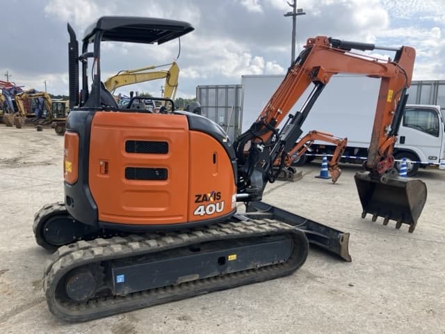 MINI EXCAVATOR — Auction (lot 8457-129)