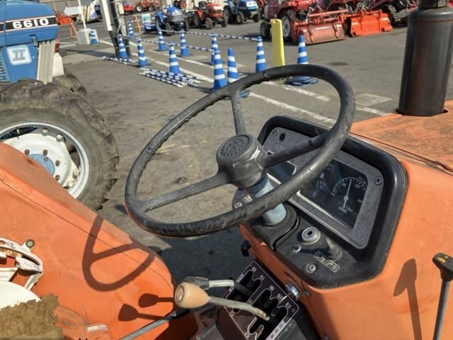 Tractor — Auction (lot 8457-1292)