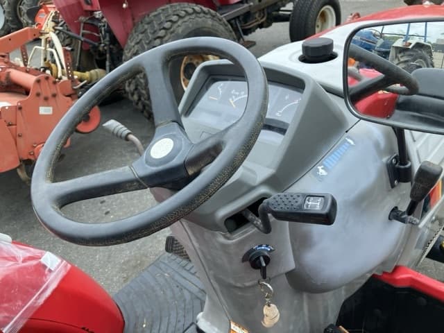 Tractor — Auction (lot 8457-1296)