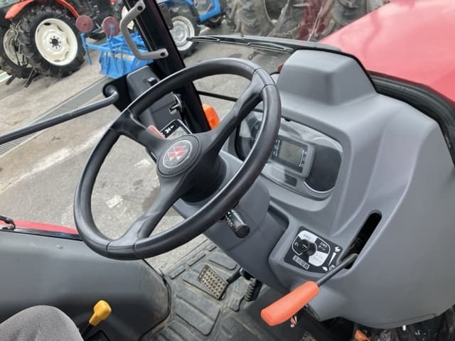 Tractor — Auction (lot 8457-1297)