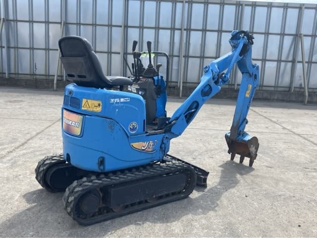 MINI EXCAVATOR — Auction (lot 8457-13)