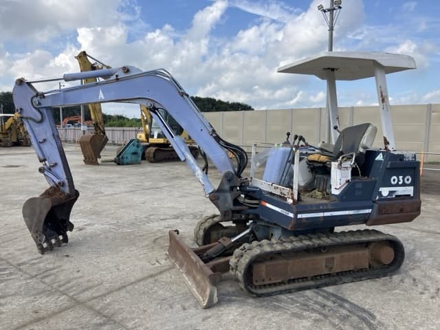 MINI EXCAVATOR — Auction (lot 8457-130)