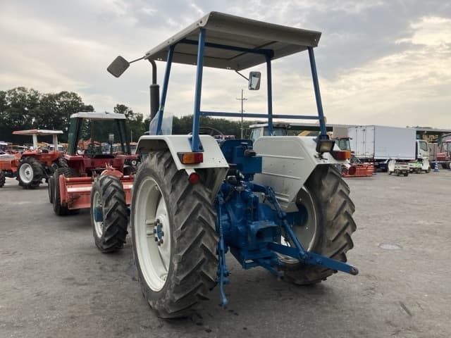 Tractor — Auction (lot 8457-1303)