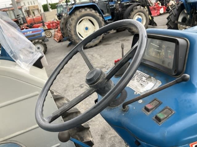 Tractor — Auction (lot 8457-1303)