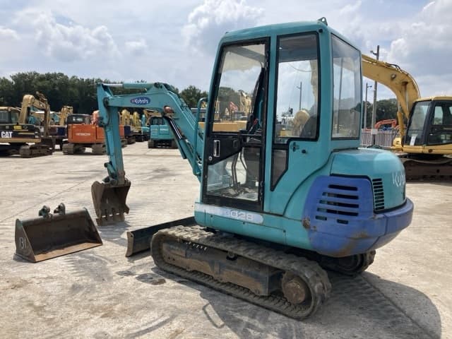 MINI EXCAVATOR — Auction (lot 8457-131)