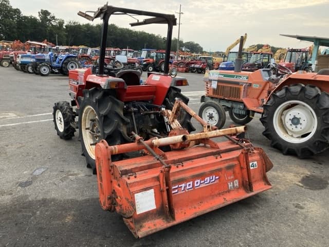 Tractor — Auction (lot 8457-1313)