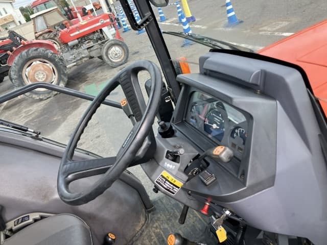 Tractor — Auction (lot 8457-1315)