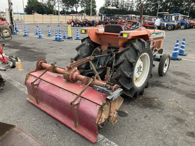 Tractor — Auction (lot 8457-1317)