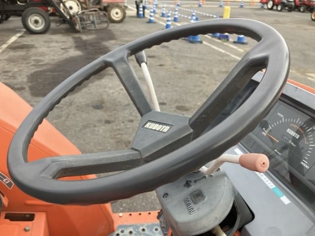 Tractor — Auction (lot 8457-1317)