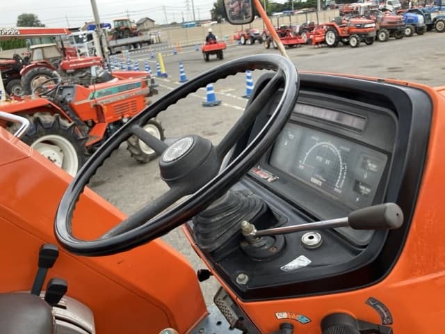 Tractor — Auction (lot 8457-1322)