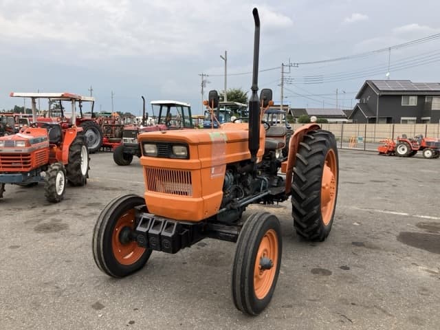 Tractor — Auction (lot 8457-1323)