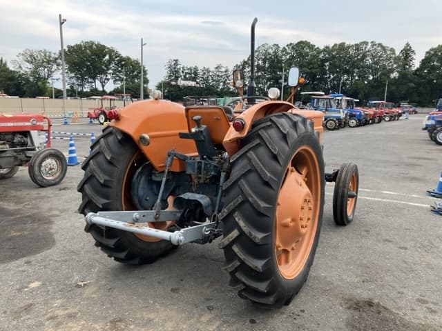 Tractor — Auction (lot 8457-1323)