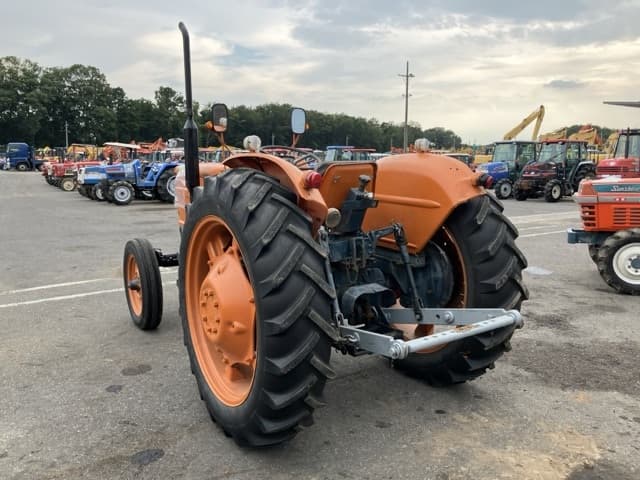 Tractor — Auction (lot 8457-1323)