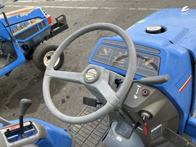 Tractor — Auction (lot 8457-1326)