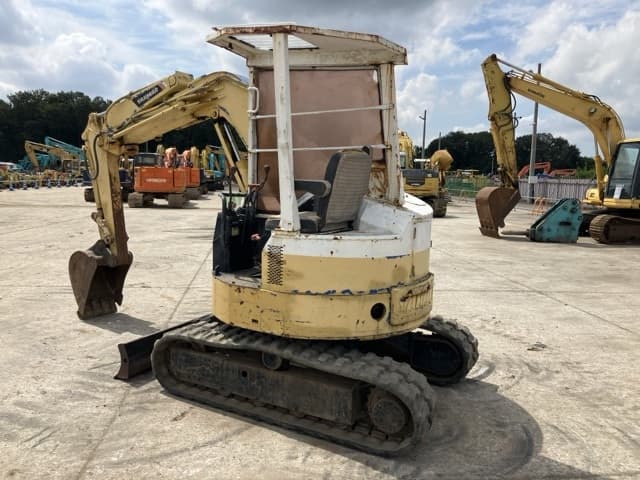MINI EXCAVATOR — Auction (lot 8457-133)