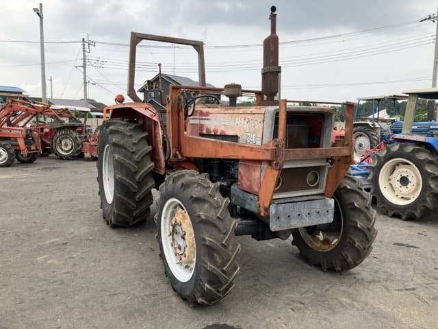 Tractor — Auction (lot 8457-1331)