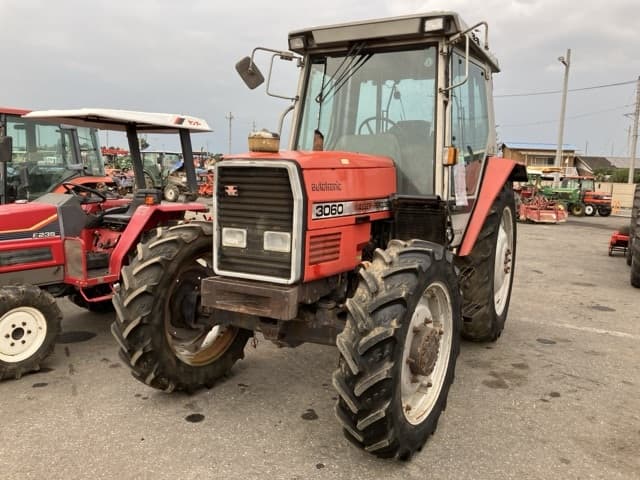 Tractor — Auction (lot 8457-1332)