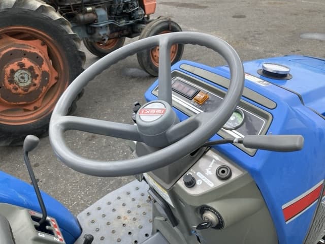 Tractor — Auction (lot 8457-1334)