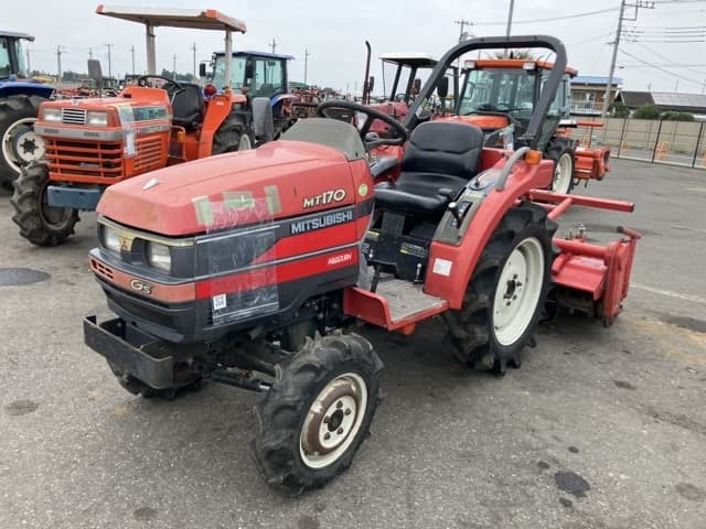 Tractor — Auction (lot 8457-1335)