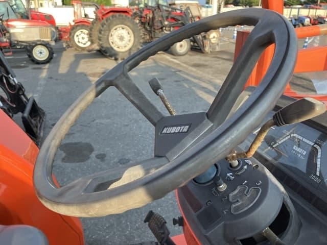 Tractor — Auction (lot 8457-1339)