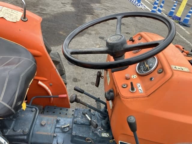 Tractor — Auction (lot 8457-1346)