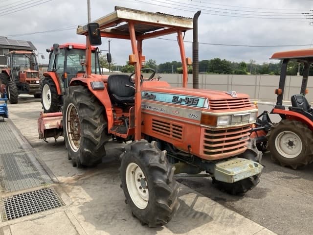 Tractor — Auction (lot 8457-1348)