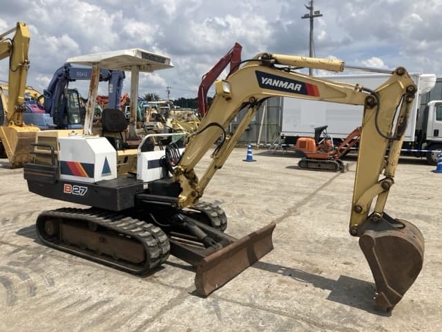 MINI EXCAVATOR — Auction (lot 8457-135)