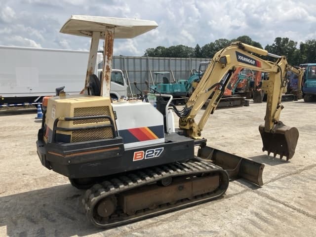 MINI EXCAVATOR — Auction (lot 8457-135)