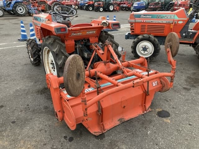 Tractor — Auction (lot 8457-1350)