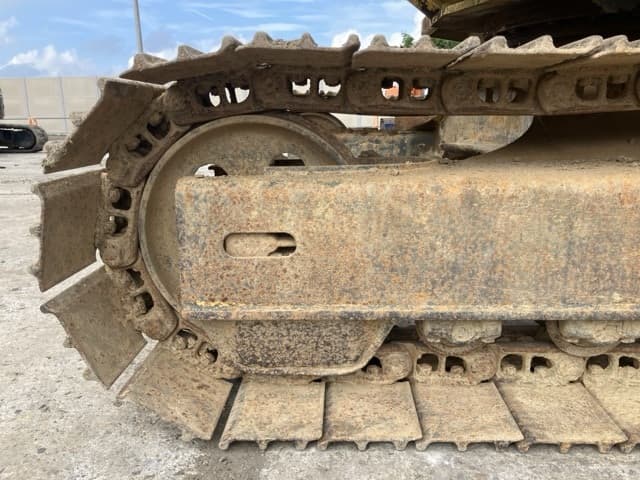 EXCAVATOR — Auction (lot 8457-136)